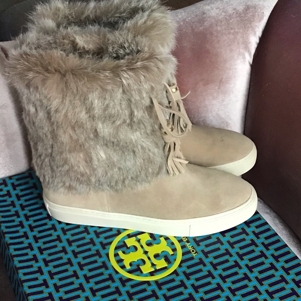 ❄️❄️❄️TORY BURCH WINTER FUR BOOTS, size 9